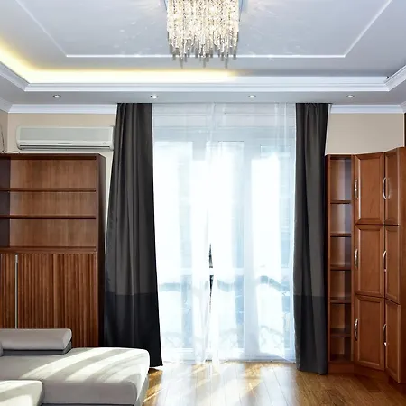 Astoria Luxury With Gym And