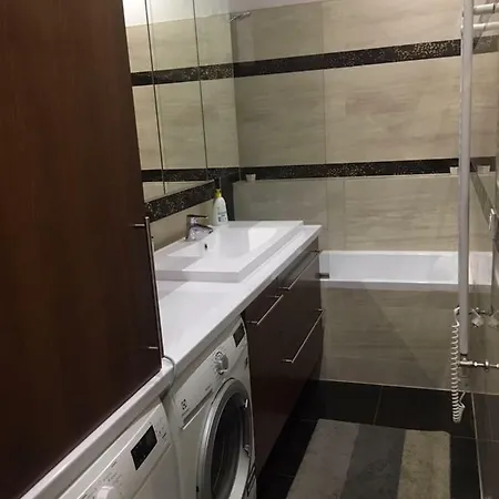 Astoria Luxury With Gym And Apartment